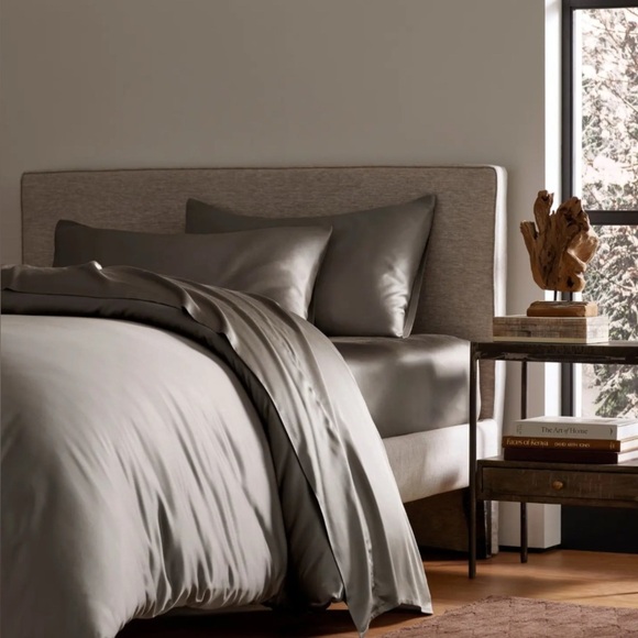 NWT - Cozy Earth Dark Gray Bamboo Duvet Cover - Queen/Full - Picture 6 of 6